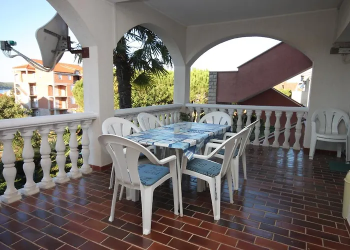 With A Parking Space - 7181 *